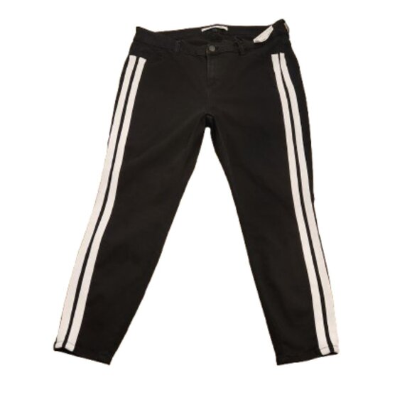 Celebrity Pink High-Rise Black Denim Ankle Skinny Jeans NWT - Picture 2 of 5